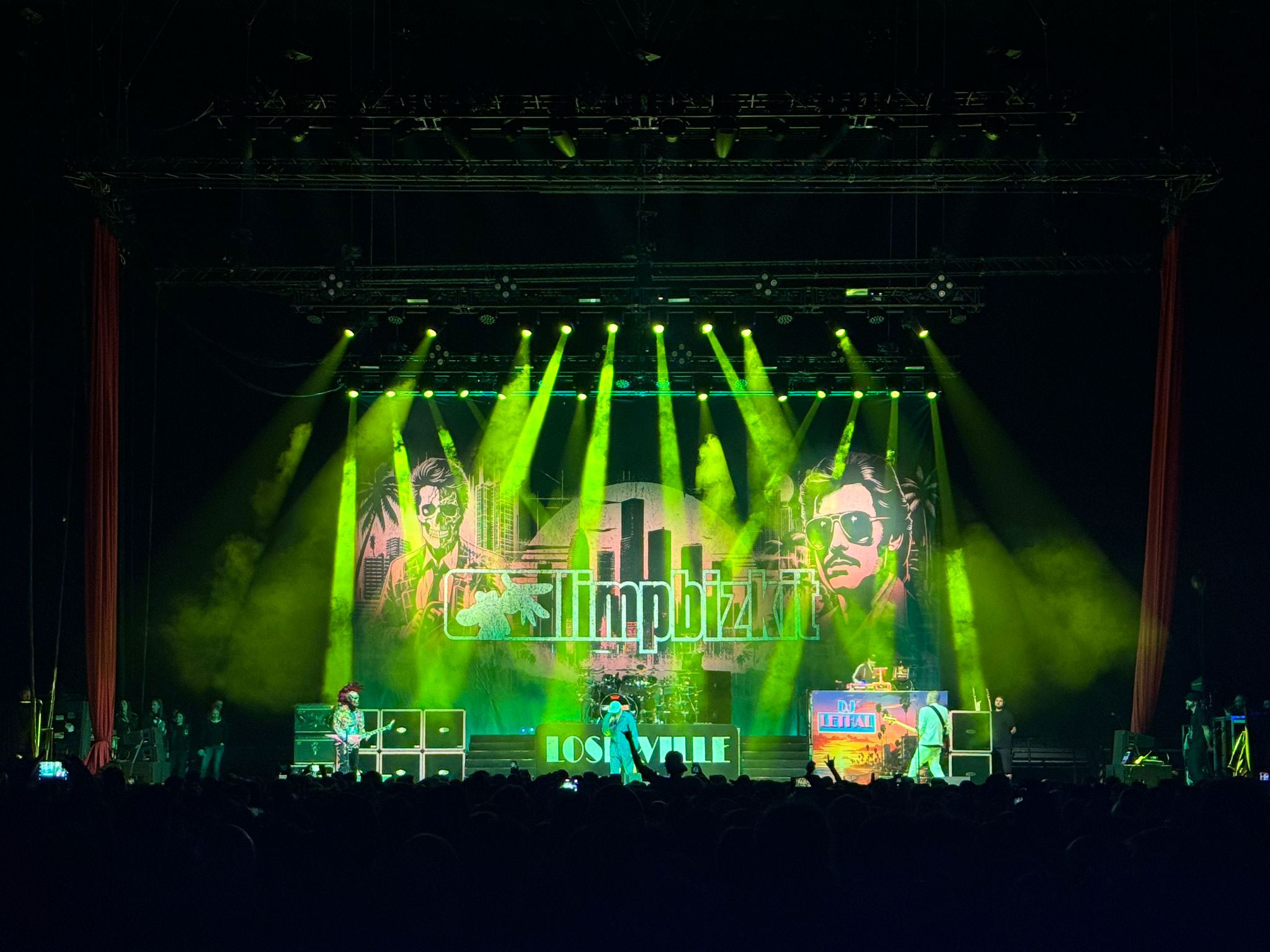 We recently sat down with LD Martin Brennan to discuss his use of Ayrton fixtures and grandMA3 for Limp Bizkit's Loserville tour. 